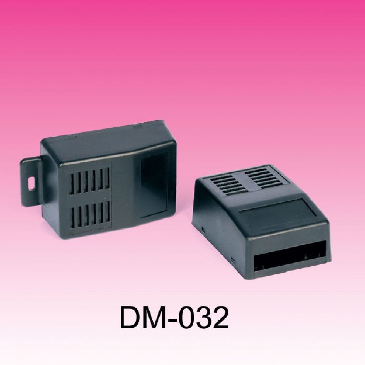 DM-032